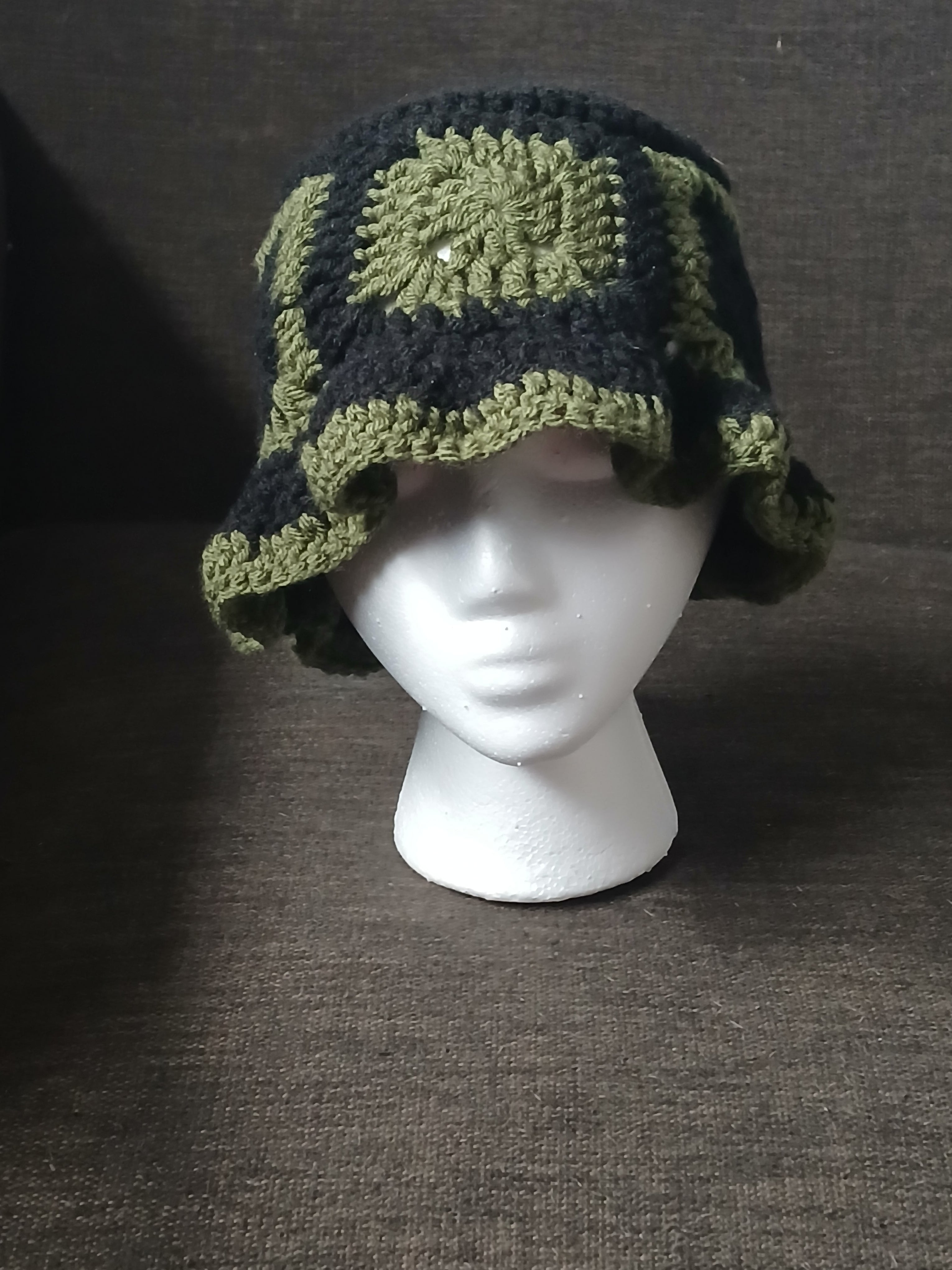 Square Ruffle Bucket Hat
